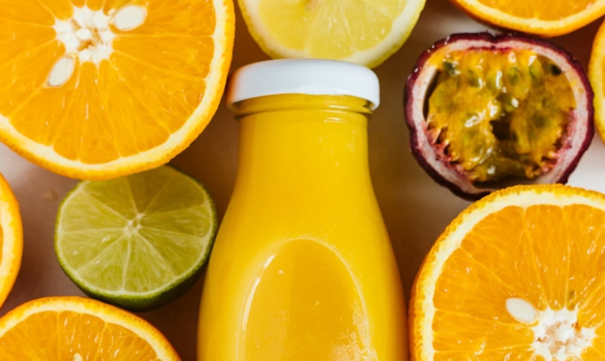 sliced lemon and lemon fruits